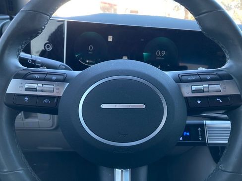 Used 2025 Hyundai Tucson Limited image 19