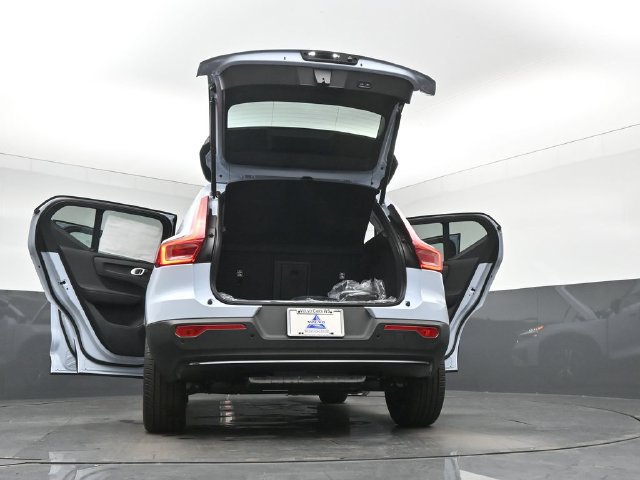 New 2026 Volvo XC40 B4 Core w/ Protection Package Premier FWD image 50