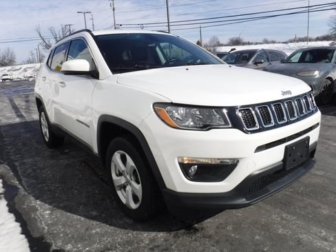 Used 2019 Jeep Compass Latitude w/ Cold Weather Group image 5