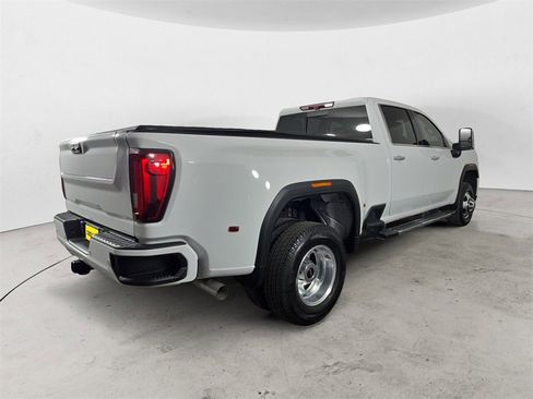Used 2022 GMC Sierra 3500 Denali w/ Denali Ultimate Package image 5