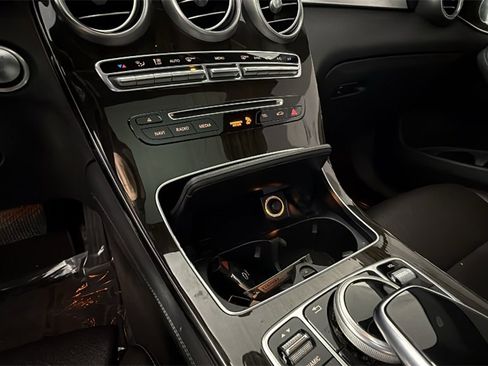 Used 2017 Mercedes-Benz GLC 300 4MATIC image 20