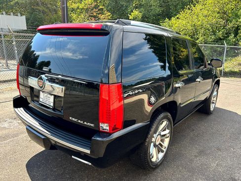 Used 2013 Cadillac Escalade Platinum image 5