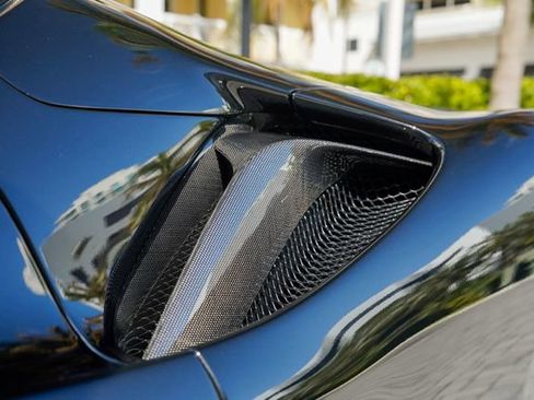 Used 2022 Ferrari SF90 Spider image 46