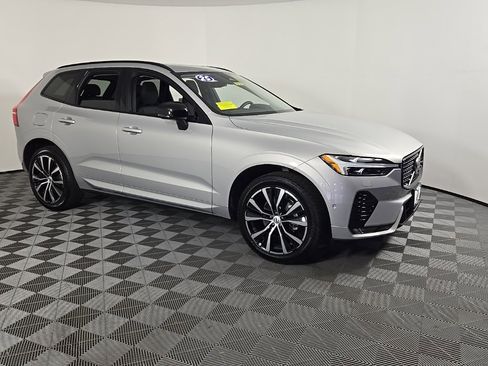 Certified 2025 Volvo XC60 B5 Plus image 5