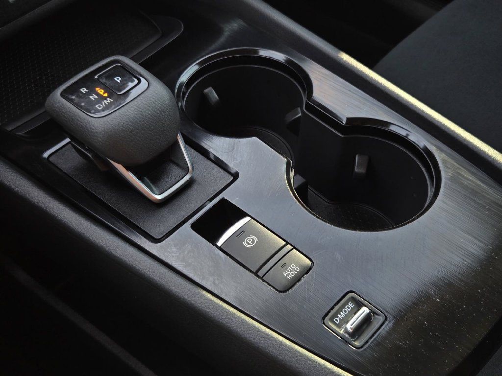 Certified 2025 Nissan Rogue S FWD image 23