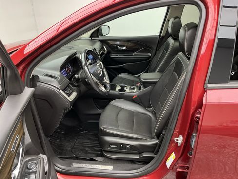 Used 2019 GMC Terrain Denali w/ Advanced Safety Package AWD/4WD image 3