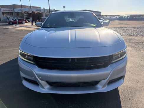 Used 2019 Dodge Charger SXT RWD image 8