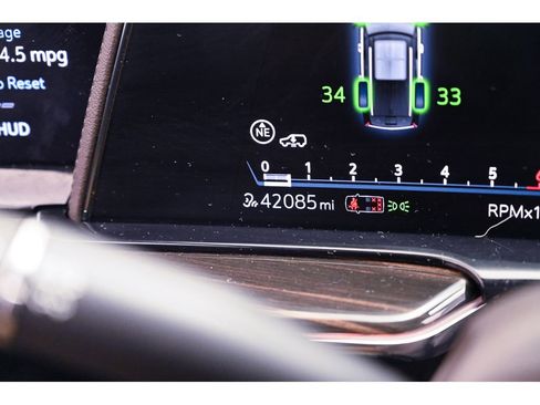 Used 2022 Cadillac Escalade Premium Luxury w/ Performance Package image 44