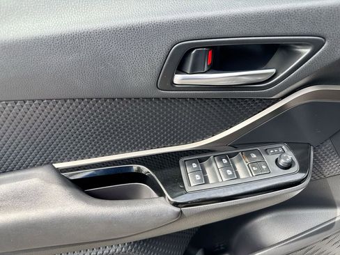 Used 2019 Toyota C-HR XLE FWD image 20