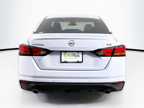 Used 2024 Nissan Altima 2.5 SR FWD image 7
