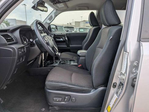 Used 2020 Toyota 4Runner TRD Off-Road AWD/4WD image 15