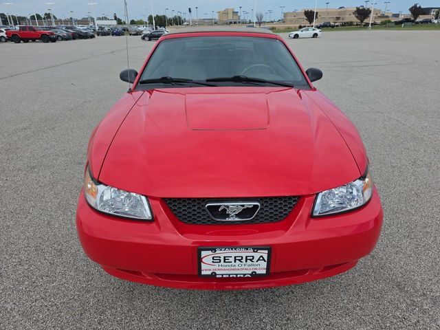 Used 2004 Ford Mustang Convertible RWD image 16