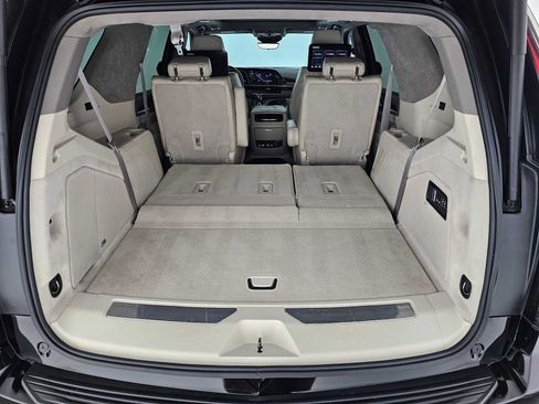 Used 2023 Cadillac Escalade Sport Platinum AWD/4WD image 17