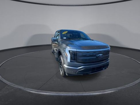 Used 2022 Ford F150 Lightning Lariat image 4