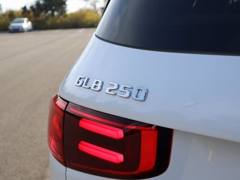New 2026 Mercedes-Benz GLB 250 4MATIC image 9
