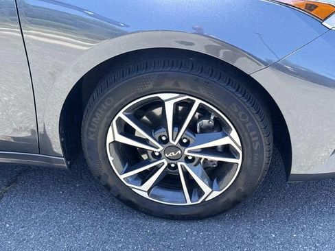 Used 2023 Kia Forte LXS FWD image 7