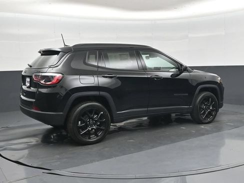 New 2026 Jeep Compass Latitude AWD/4WD image 3
