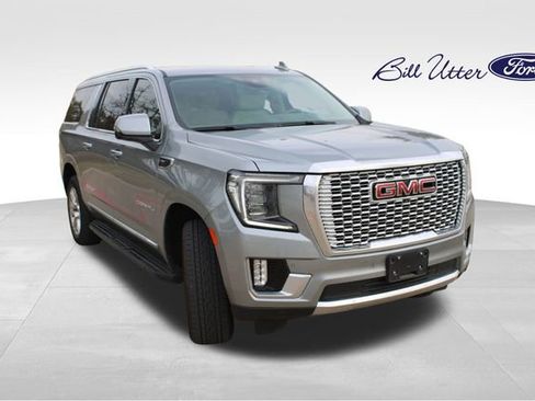 Used 2024 GMC Yukon XL Denali image 3