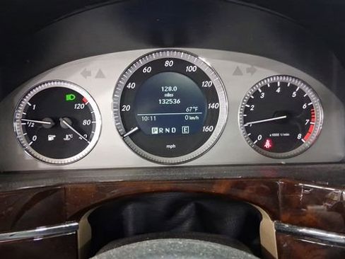 Used 2011 Mercedes-Benz GLK 350 2WD image 26