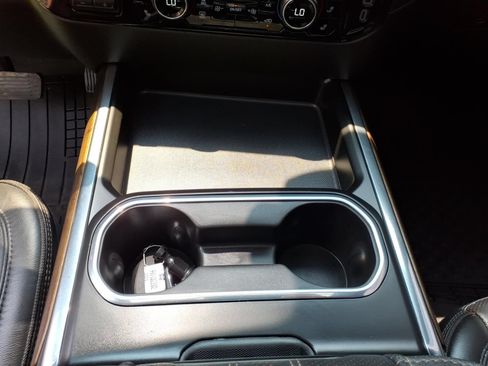 Used 2024 Chevrolet Silverado 2500 High Country w/ High Country Premium Package AWD/4WD image 27