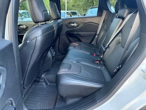 Used 2023 Jeep Cherokee Altitude Lux w/ Lux Elite Package AWD/4WD image 11