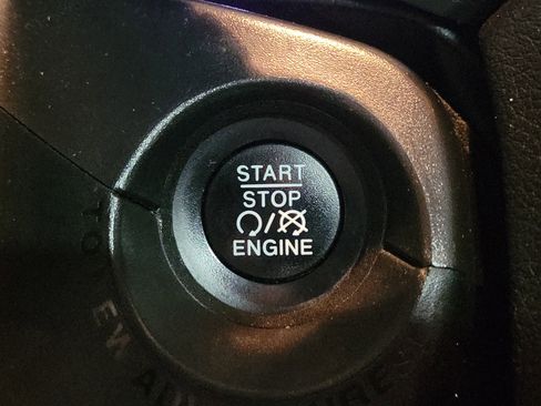 Used 2018 Jeep Renegade Latitude image 29