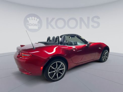 Used 2022 MAZDA MX-5 Miata Grand Touring w/ Weather Package RWD image 11