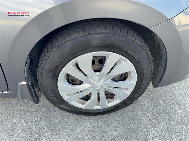 Used 2020 Nissan Versa S FWD image 11