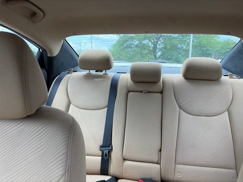 Used 2013 Hyundai Elantra GLS FWD image 12