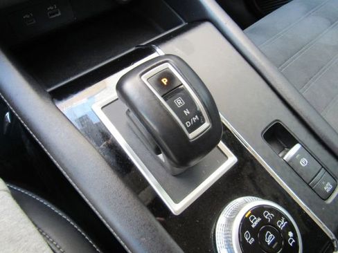 Used 2023 Mitsubishi Outlander SE image 50