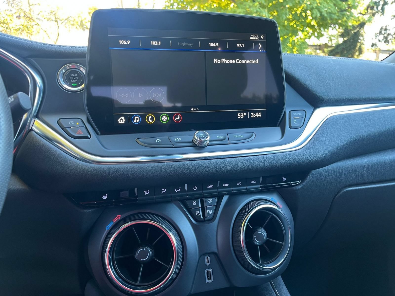 Used 2025 Chevrolet Blazer LT FWD image 19
