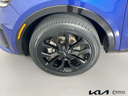Certified 2023 Kia Sorento SX AWD/4WD image 32