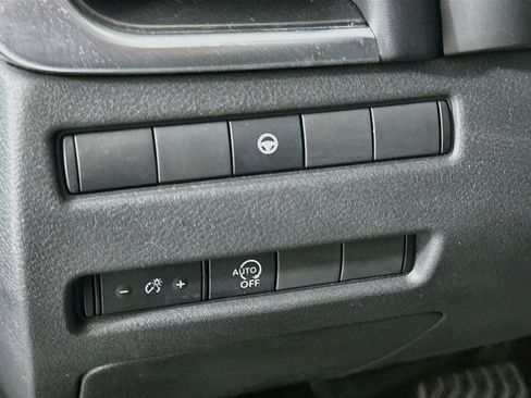Used 2023 Nissan Rogue SV FWD image 17