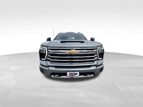 Certified 2024 Chevrolet Silverado 2500 High Country w/ High Country Premium Package AWD/4WD image 3
