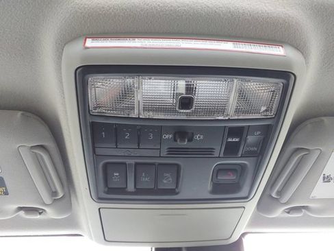 Used 2021 Toyota 4Runner Limited AWD/4WD image 29