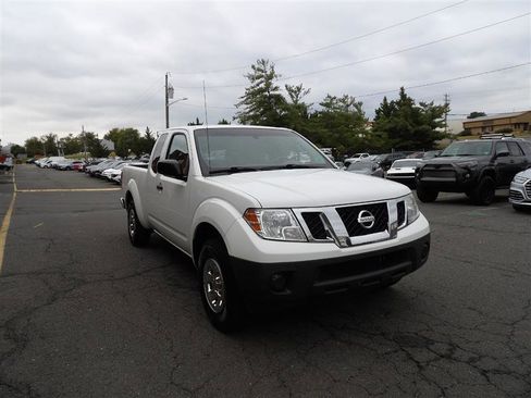 Used 2016 Nissan Frontier S image 2