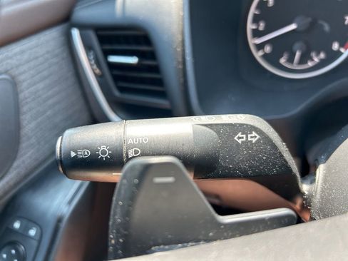 Used 2023 Nissan Rogue S image 21