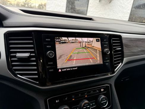 Used 2022 Volkswagen Atlas Cross Sport SE w/ Panoramic Sunroof Package image 11