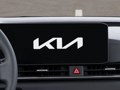 Certified 2026 Kia Carnival SX FWD image 20
