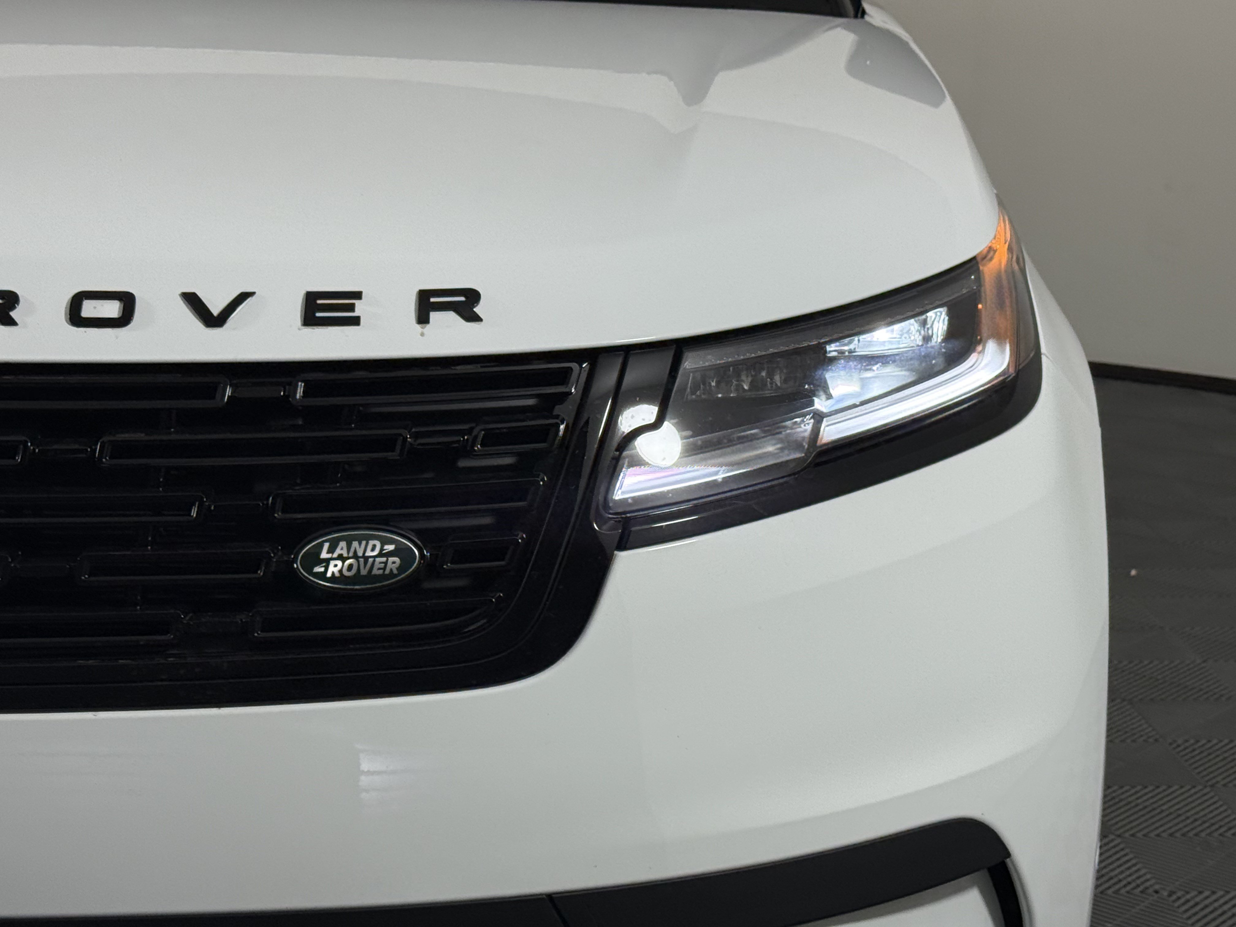 New 2026 Land Rover Range Rover Velar S AWD/4WD image 11