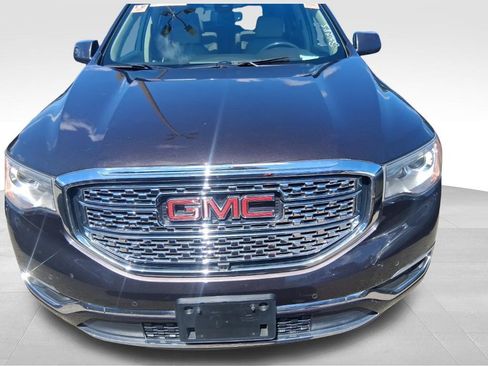 Used 2018 GMC Acadia Denali w/ Technology Package FWD image 2