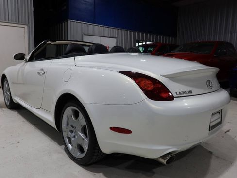 Used 2005 Lexus SC 430 Convertible RWD image 3