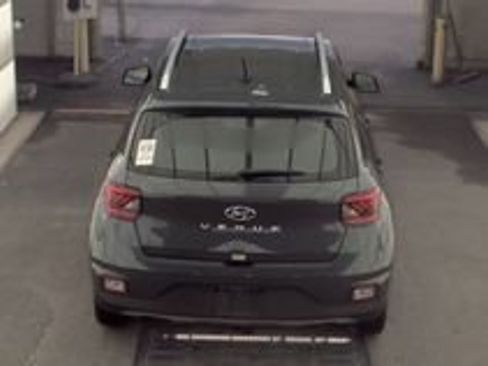Used 2025 Hyundai Venue SEL FWD image 21