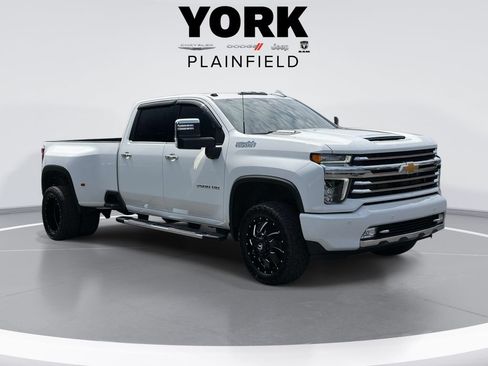 Used 2022 Chevrolet Silverado 3500 High Country w/ Safety Package II AWD/4WD image 3