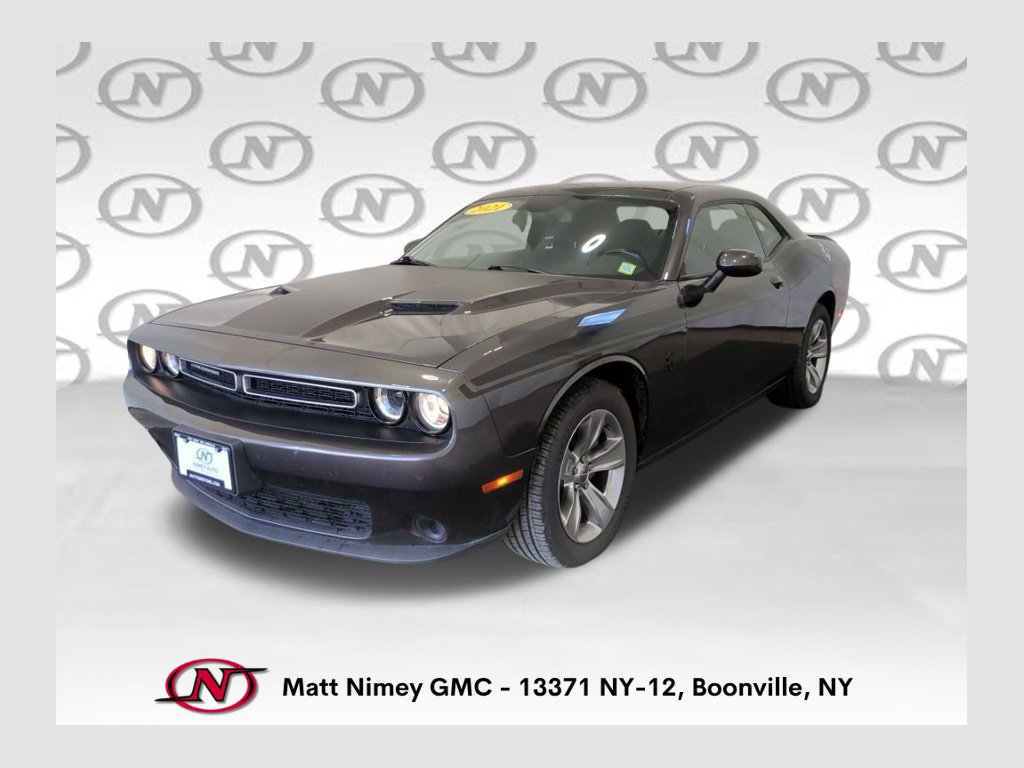 Used 2021 Dodge Challenger SXT RWD image 1