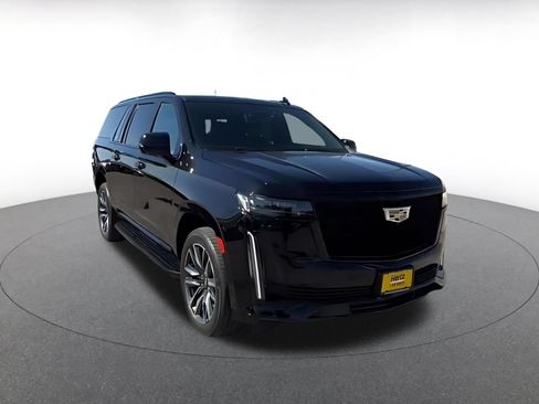 Used 2023 Cadillac Escalade ESV Sport AWD/4WD image 15