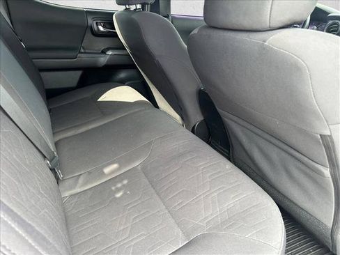 Used 2018 Toyota Tacoma TRD Off-Road w/ Technology Package RWD image 21
