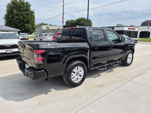 Used 2022 Nissan Frontier SV AWD/4WD image 6