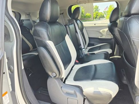 Used 2021 Toyota Sienna LE FWD image 19