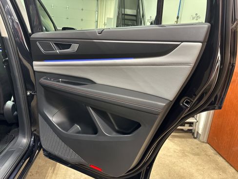 Certified 2025 Volkswagen Atlas Peak Edition SE image 39